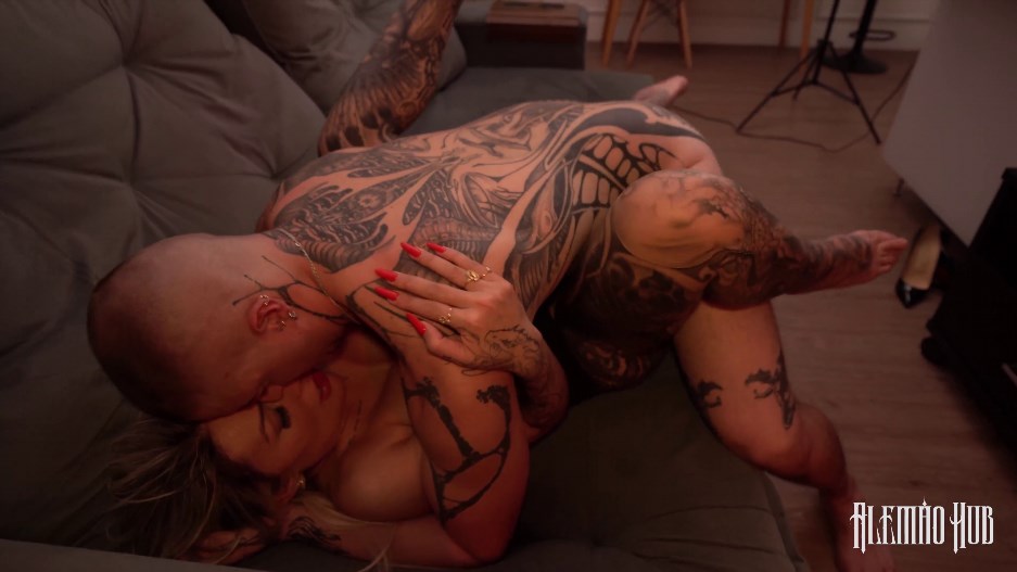 Andressa Urach – Andressas Tattoo Pussy Gets Fucked Hard